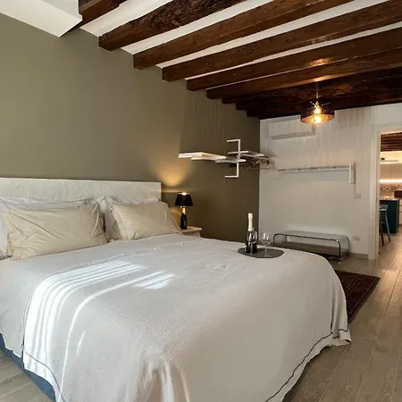 Stella Bis, 500m From Rialto's Bridge Apartment *