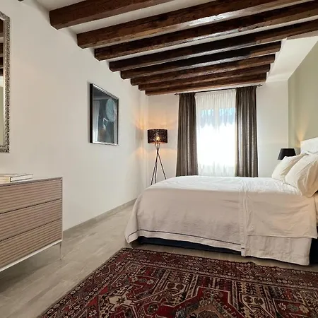 Stella Bis, 500m From Rialto's Bridge Apartmán *