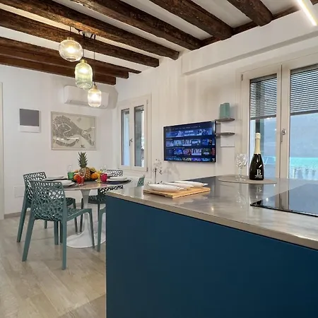 Stella Bis, 500m From Rialto's Bridge Apartmán